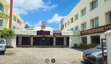 Vandayar Hotel